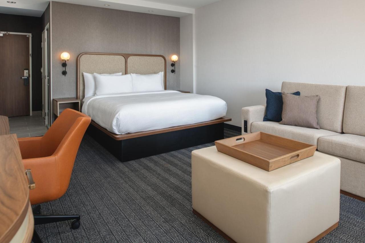 Courtyard By Marriott Santa Cruz Hotel Exterior photo